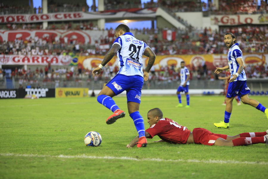 Maceió, 21 de abril de 2019
Lance do jogo entre CRB e CSA. Partida válida pela Final do Campeonato Alagoano de 2019, realizada no Estádio Rei Pelé, em Maceió. Alagoas - Brasil.
Foto: ©Ailton Cruz