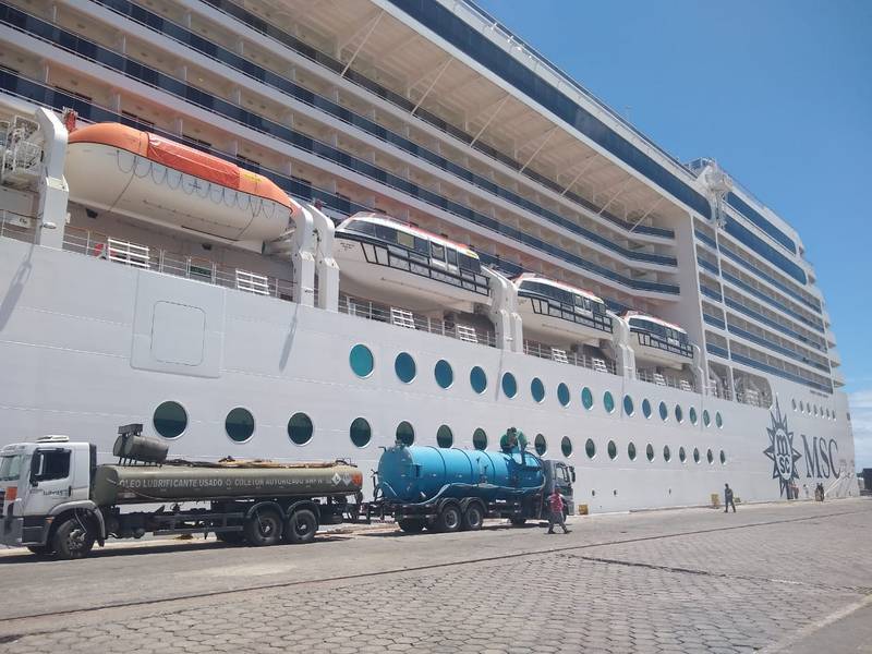 Procedente de Fortaleza, o transatlâtnico MSC Poesia fez parada em Maceió e depois seguiu para Salvador