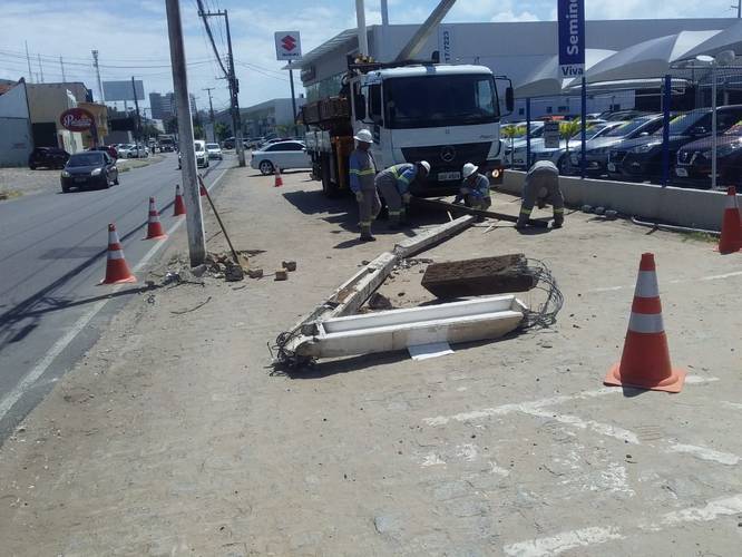 Alagoas registra 703 acidentes envolvendo postes